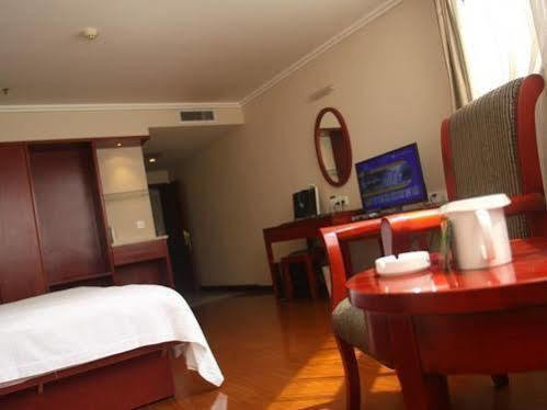 Greentree Inn Guiyang Penshuichi Business Hotel ภายนอก รูปภาพ